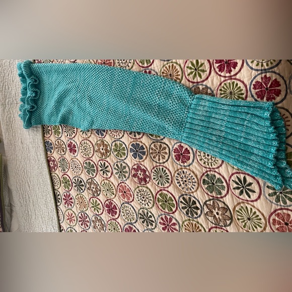 Aqua Knit Crochet Handmade Mermaid Tail Blanket - Picture 6 of 8